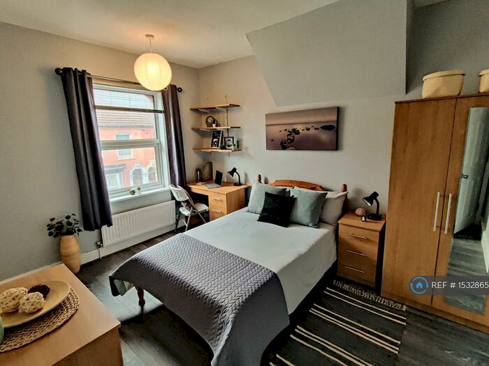 7 Bedroom Terraced House To Rent In St. Michaels Road, Northampton, NN1