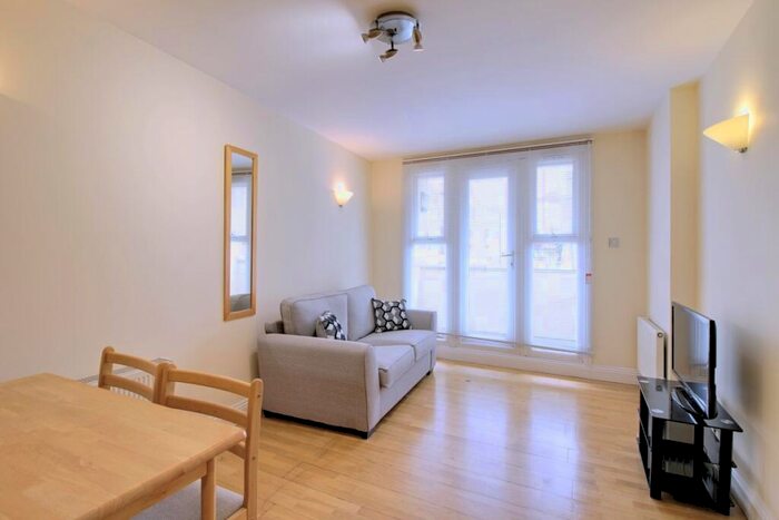 2 Bedroom Apartment To Rent In The Montgomery Building, Farringdon, EC1M