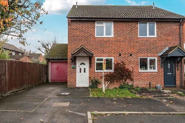 2 Bedroom Semi Detached House For Sale In Thatcham, Berkshire, RG19