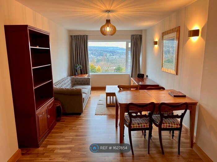 2 Bedroom Flat To Rent In Orchard Lodge, Bath, BA2