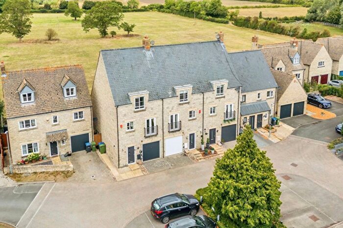 3 Bedroom End Of Terrace House For Sale In Latton, Wiltshire, SN6