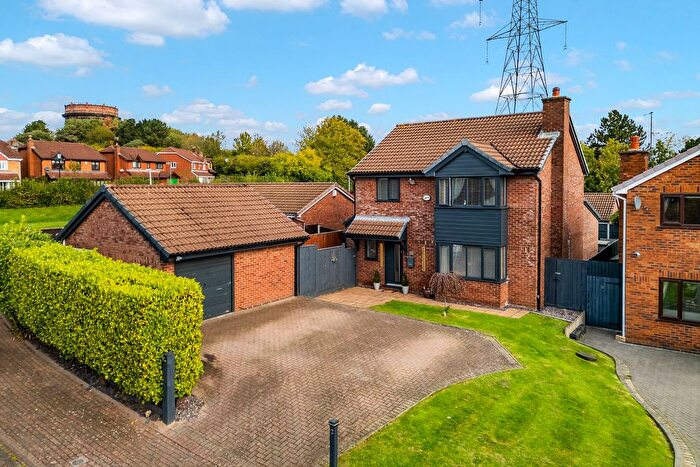 4 Bedroom Detached House For Sale In Warren Croft, Norton, WA7