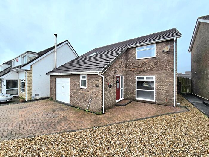 4 Bedroom Detached House For Sale In Priory Oak, Brackla, CF31