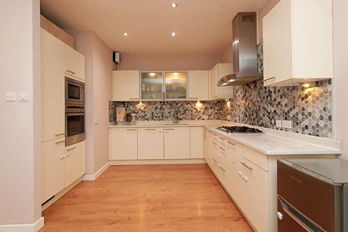 2 Bedroom Flat For Sale In Castlebank Place, Glasgow Harbour, Glasgow, G11