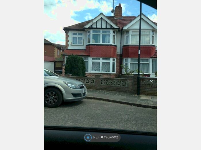 3 Bedroom Semi-Detached House To Rent In Hampshire Close, London, N18