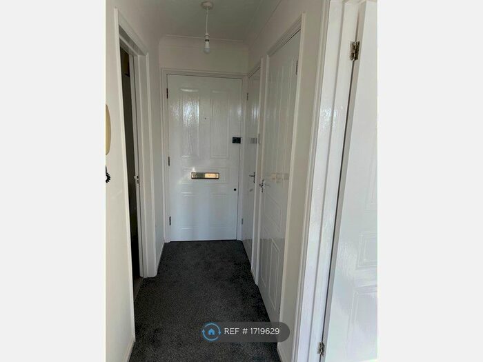 1 Bedroom Flat To Rent In Nelson House, Greenhithe, DA9