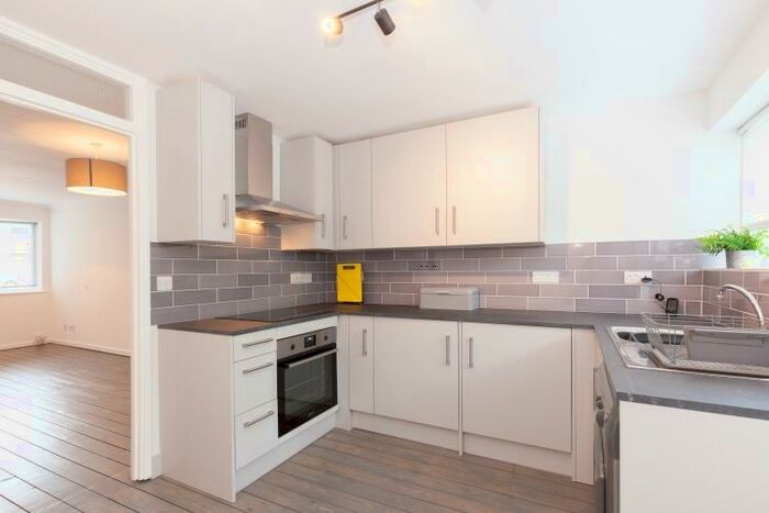 2 Bedroom Semi-Detached House To Rent In Leafield Road, East Oxford, OX4