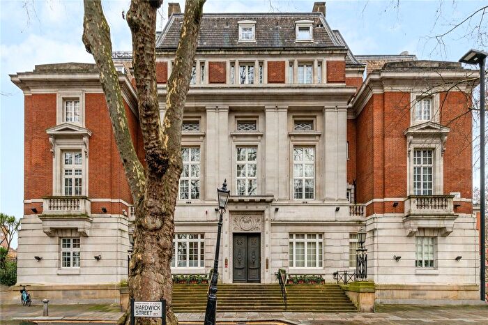 2 Bedroom Flat For Sale In Rosebery Avenue, London, EC1R