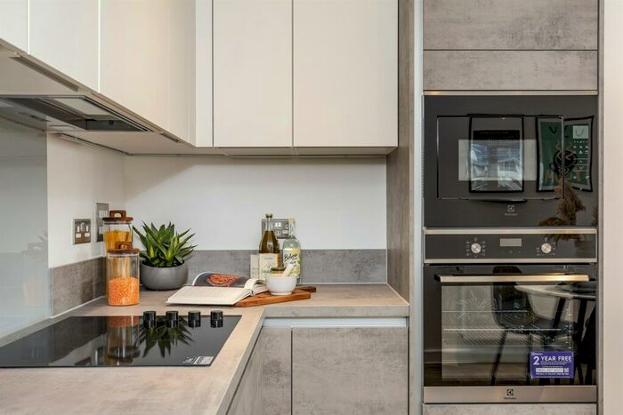 1 Bedroom Apartment To Rent In Bed, Rd Floor, Moorhen, Pelican House In Fresh Wharf, IG11