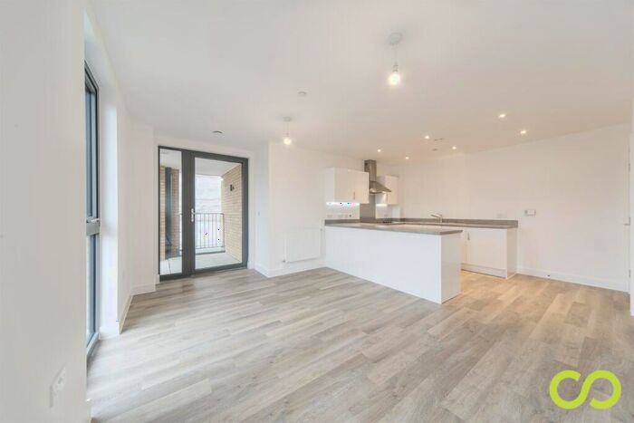 1 Bedroom Flat To Rent In Tavernelle House, High Street, Sutton, SM1