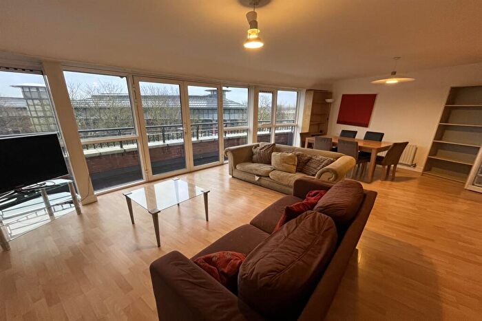 3 Bedroom Apartment To Rent In Park Wharf, Haslam Street, The City, Nottingham, NG7