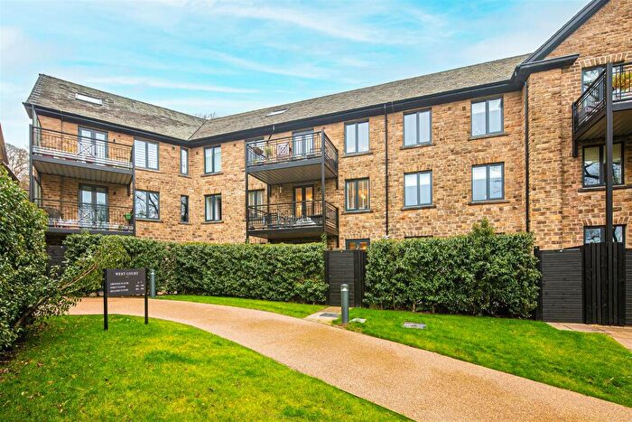 2 Bedroom Flat For Sale In East Court, Carriage Spring Drive, Broomhill, S10