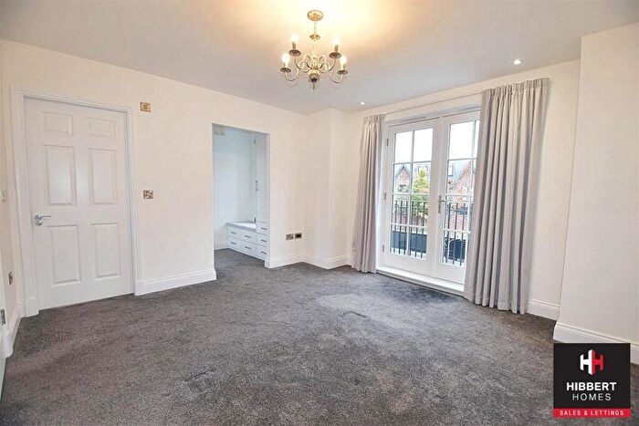 5 Bedroom Semi-Detached House To Rent In Hazelmere Gardens, Sale, M33