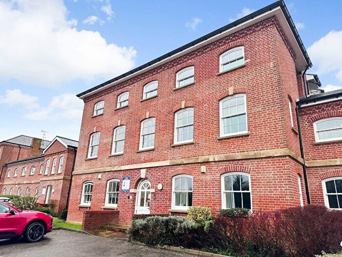3 Bedroom Flat For Sale In George Roche Road, Canterbury, Kent, CT1