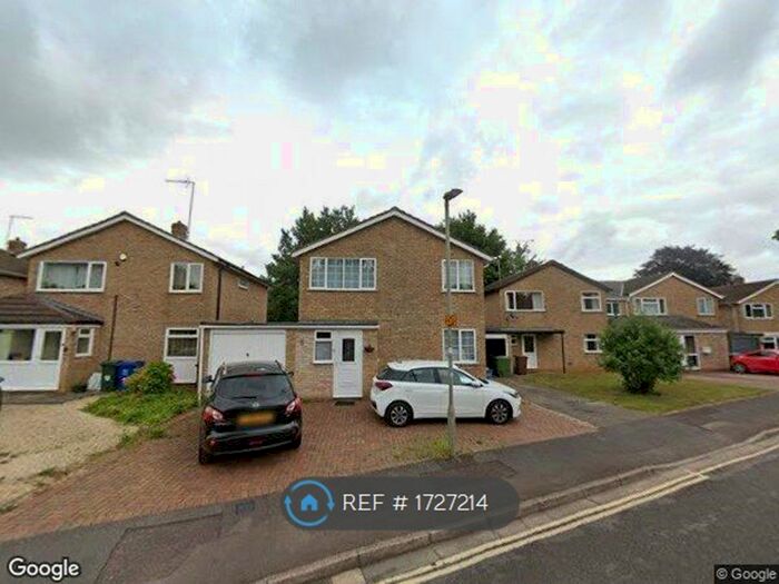 3 Bedroom Detached House To Rent In Valley Road, Banbury, OX16