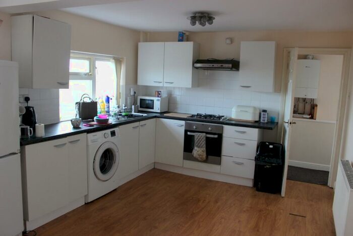 5 Bedroom Flat To Rent In Shady Lane, Great Barr, Birmingham, B44