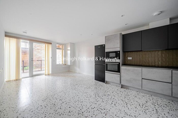 2 Bedroom Flat To Rent In Commonside East, Mitcham, CR4