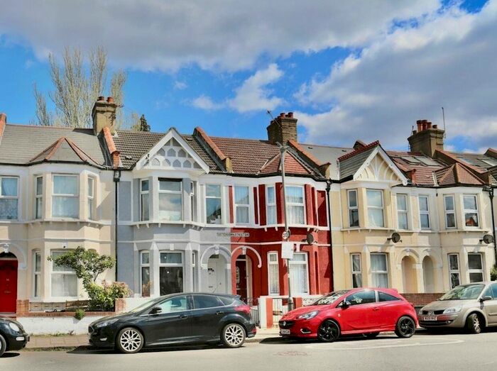 4 Bedroom Terraced House To Rent In Totterdown Street, London, SW17