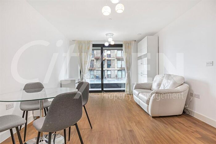 2 Bedroom Flat To Rent In Connaught Heights, Agnes George Walk, London, E16