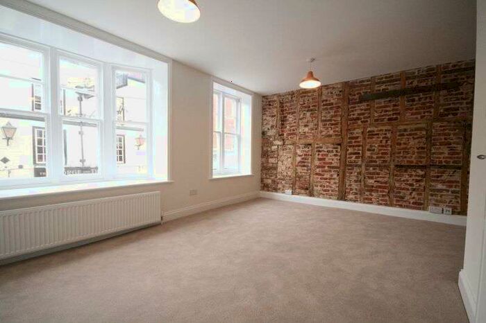 2 Bedroom Property To Rent In Francis Yard, Chesham, HP5