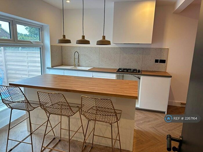 4 Bedroom Terraced House To Rent In Auriel Avenue, Dagenham, RM10