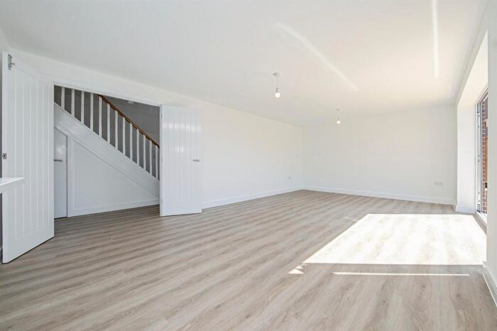 4 Bedroom Detached House For Sale In Spalding Way, Chelmondiston, Ipswich, IP9