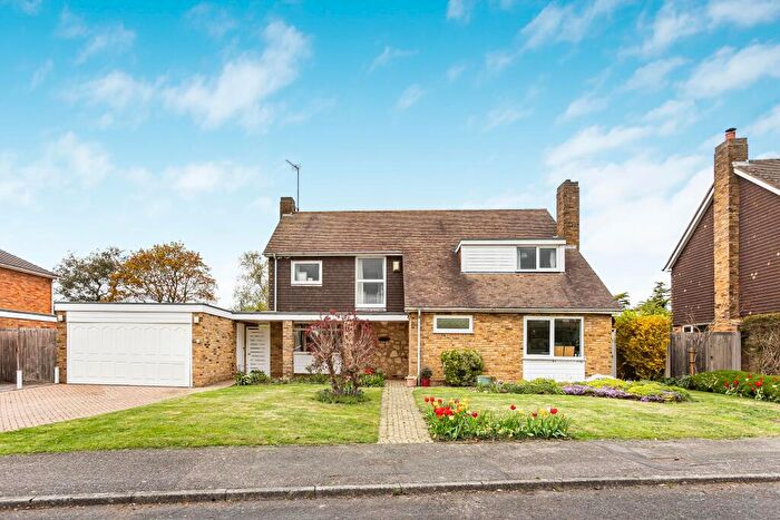 4 Bedroom Detached House To Rent In Collens Road, Harpenden, AL5