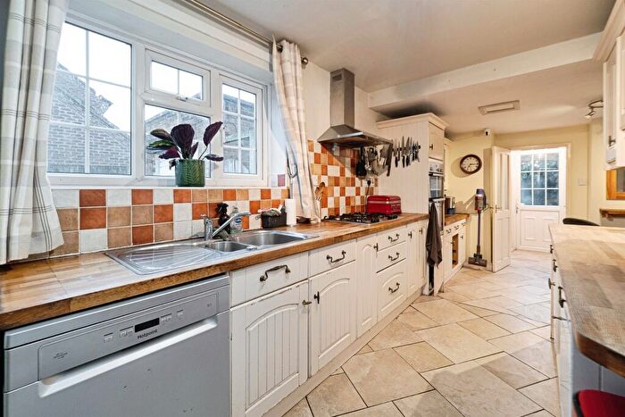 3 Bedroom Detached House For Sale In Old Road, Leconfield, Beverley, HU17