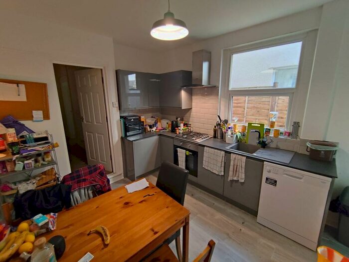 4 Bedroom House To Rent In Whitchurch Road, Heath, Cardiff, CF14