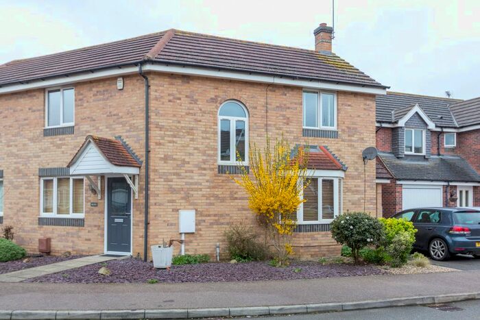 3 Bedroom Semi-Detached House To Rent In Goodwin Close, Wellingborough, NN8