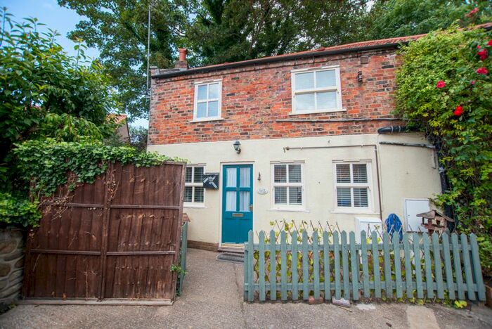 1 Bedroom Cottage To Rent In Market Place, Hornsea, HU18