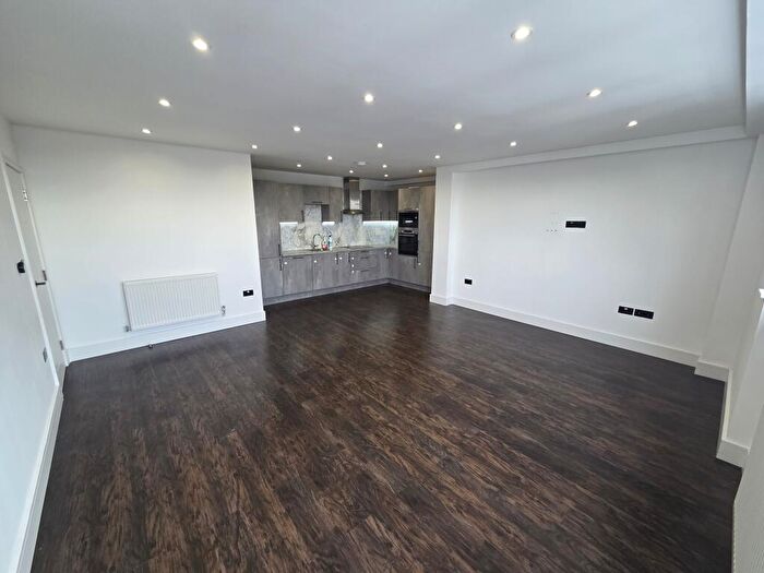 2 Bedroom Apartment To Rent In Rothesay Road, Luton, LU1