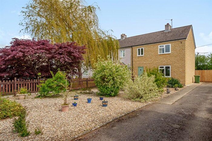 3 Bedroom End Of Terrace House For Sale In Corn Close, Poulshot, SN10