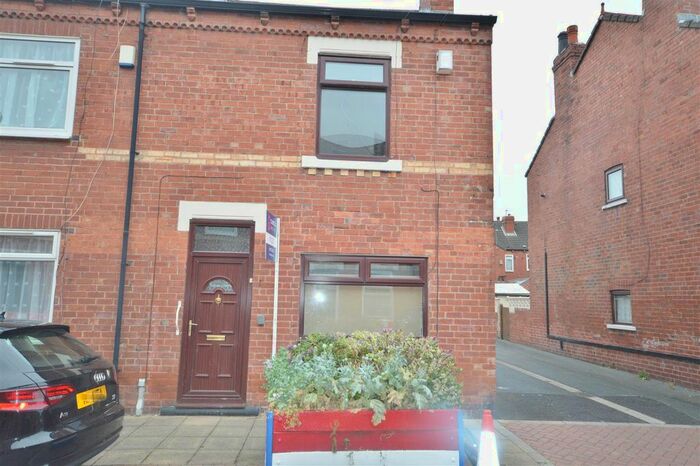 2 Bedroom End Of Terrace House To Rent In Hugh Street, Castleford, WF10