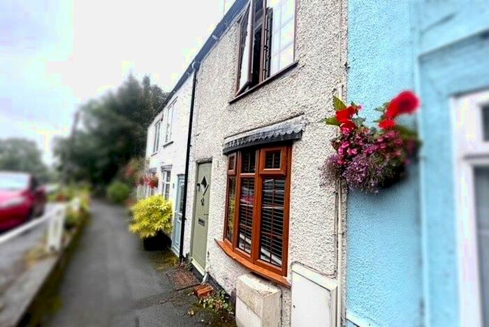 2 Bedroom Cottage To Rent In Station Hill, Coalville, LE67