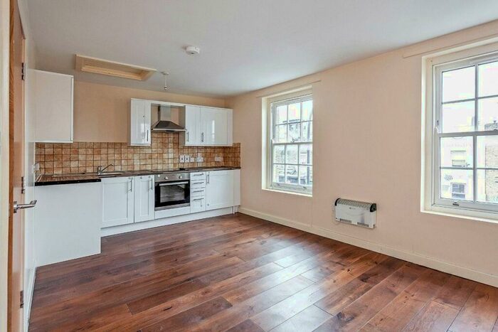 1 Bedroom Flat To Rent In New Cross Road, London, SE14