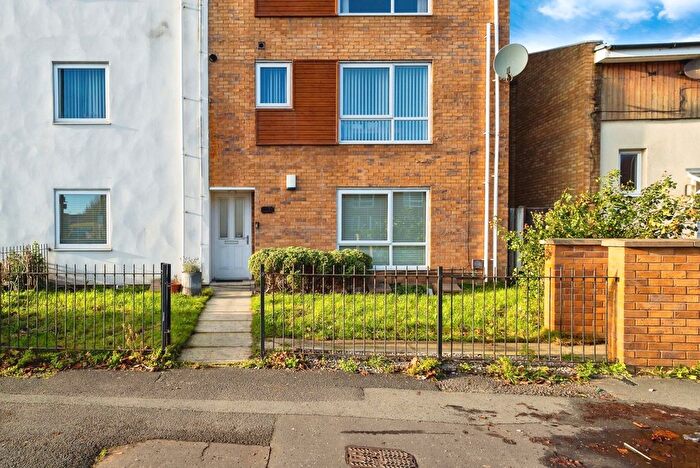 2 Bedroom Flat For Sale In Devonshire Street South, Manchester, Greater Manchester, M13