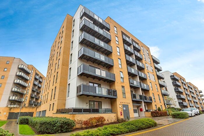 2 Bedroom Flat For Sale In Sackett Road, Essex, IG11
