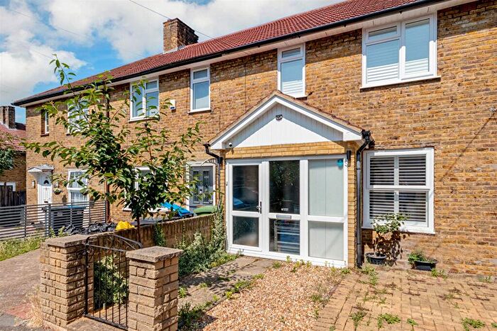 3 Bedroom House For Sale In Montacute Road, Morden, SM4