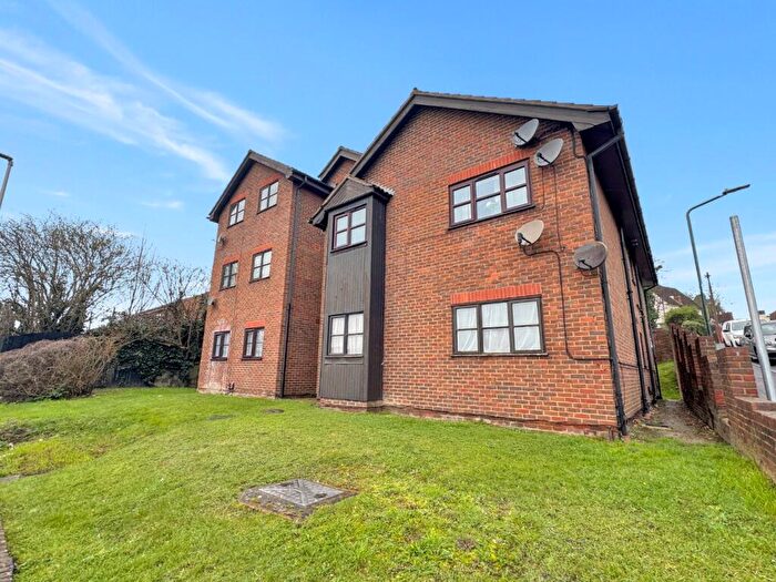 1 Bedroom Apartment For Sale In Alexander Court, Mill Road, Rochester, Kent, ME2