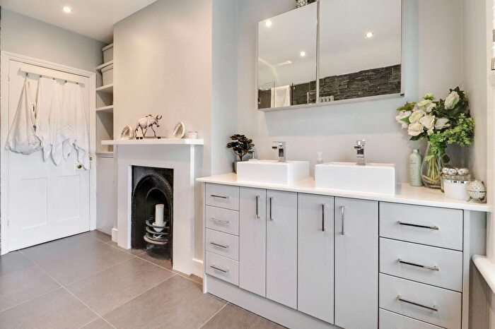 2 Bedroom Semi-Detached House For Sale In Anyards Road, Cobham, KT11