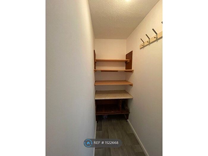 2 Bedroom Flat To Rent In Chates Farm Court, Brighton, BN2