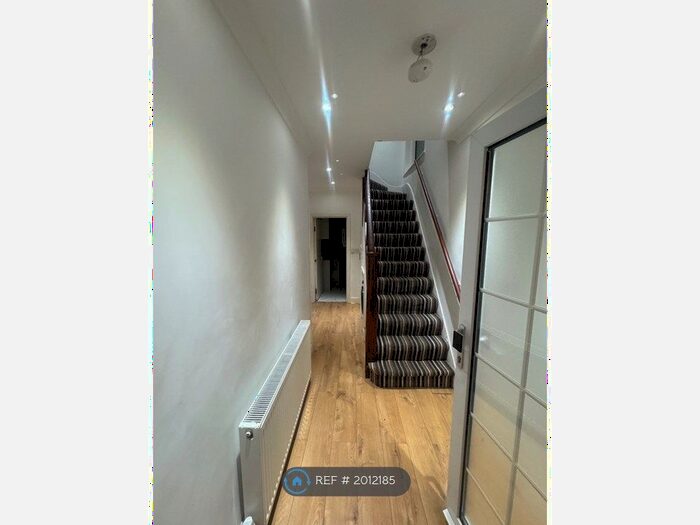 6 Bedroom Semi-Detached House To Rent In Alicia Gardens, Harrow, HA3