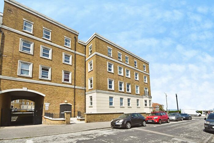 2 Bedroom Flat For Sale In Eastern Esplanade, Margate, Kent, CT9
