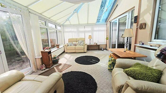 2 Bedroom Detached Bungalow For Sale In Siddons Road, Hampton Dene, HR1