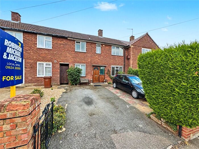 3 Bedroom Terraced House For Sale In Crundale Road, Twydall, Kent, ME8