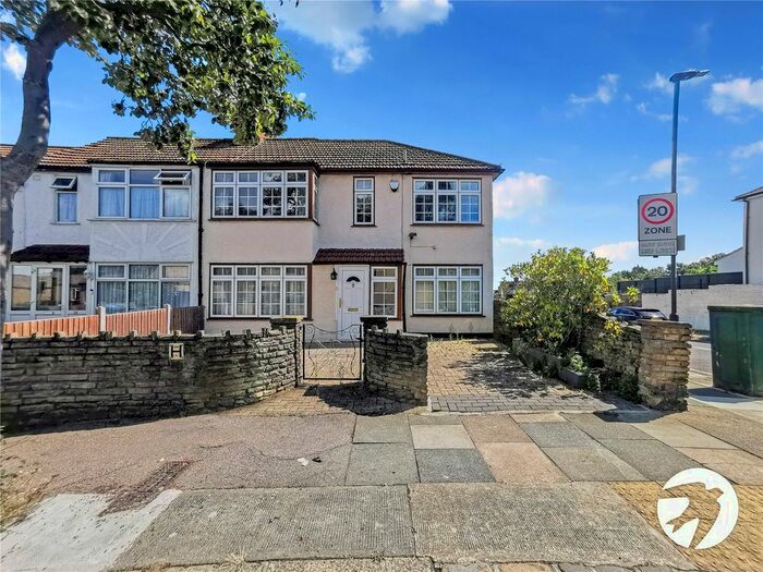 3 Bedroom End Of Terrace House To Rent In Garland Road, London, SE18