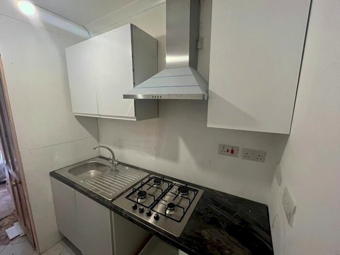 5 Bedroom Terraced House To Rent In Beclands Road, Tooting, London, SW17