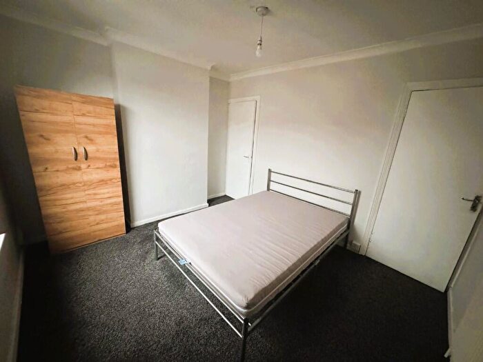 2 Bedroom Semi Detached House To Rent In Brixton Road, Nottingham, Nottinghamshire, NG7