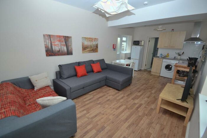 1 Bedroom Flat To Rent In Piercefield Place, Adamsdown, Cardiff, CF24